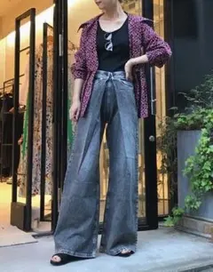 3万7400円 JOHN LAWRENCE SULLIVAN ワイドデニムパンツのサムネイル