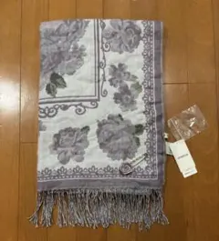 新品☆ アクシーズファムのバラブローチ付スカーフ柄JQ大判ストール