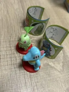 ポケモン チョコエッグ 旅立ちの3匹　チコリータ　ワニノコ