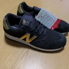 New Balance 520 ブラック/ゴールド