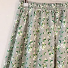 大人可愛い✨ 春色 グレー系　花柄　フレアロングスカート　春　軽量　春コーデ