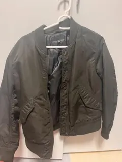 UNIQLO オリーブグリーン MA-1ジャケット