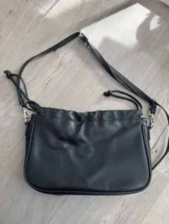 ブラック 合成皮革 ショルダーバッグ