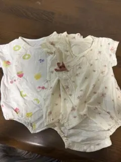 赤ちゃん本舗 ベビー ロンパース 2枚セット フルーツ柄 花柄のサムネイル