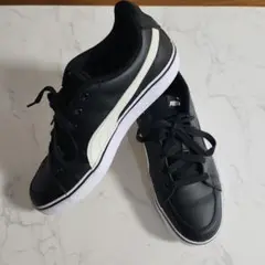 Puma ブラック スニーカー　27.5cm