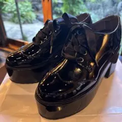 ブラックエナメルプラットフォームシューズ　Mサイズ
