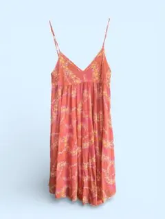 ベネトン　ワンピース　デート　海外　大人可愛い　やわらかい　ピンク　コーラル