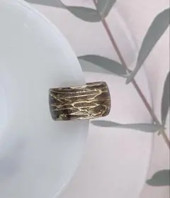 シンプルレジンイヤーカフ　ブラウン×ゴールドライン