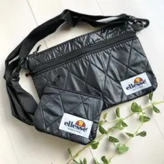 ellesse ポーチ　サコッシュのサムネイル