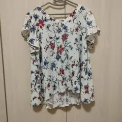 グローバルワーク　花柄　フリル袖　背中Vネック　トップス