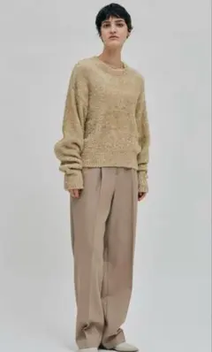 ★BEIGE,★ベイジ・ゴールド 長袖ニットセーター 32サイズ◼️オンワード◼️のサムネイル