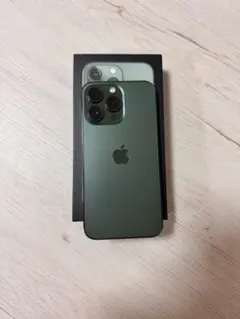 Apple iPhone 13 Pro グリーン ケース付き