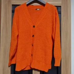 大きいサイズオレンジ色の長袖ニットカーディガン