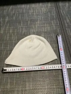 ホワイト リブ編み ニット帽　帽子　アイボリー系　フリーサイズ