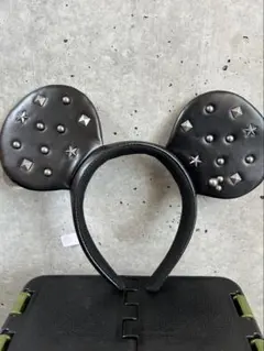 （美品）ディズニー　ミッキー　レザー　カチューシャ　スタッズ