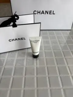 シャネル　エクラプルミエブライトシルキークリーム　サンプル