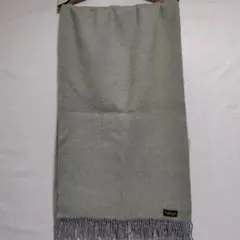 カシミヤのマフラーです。厚み2mm強