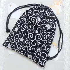 黒ちりめん巾着袋 おかめと梅の花 - メルカリ