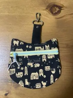 猫の形の可愛いポーチ　小物入れ