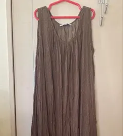 UNIQLO ユニクロ　イネス　ツイストプリーツワンピース　ブラウンＬサイズ