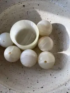 オニキス製？ クリーム色の 球体6個セット
