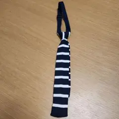 ネイビーとホワイトのストライプネクタイ