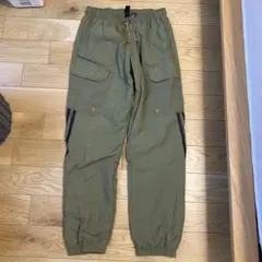 adidasナイロンパンツ