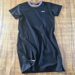 FILA フィラ ブラック 半袖ワンピース　Tシャツワンピ ロゴ刺繍　L