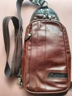 DOUBLES ダブルス　レザーボディーバッグ ブラウン