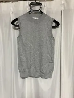 UNIQLO ノースリーブ ニット グレー Mサイズのサムネイル