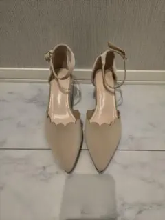 ベージュ スカラップエッジ パンプス 中ヒール