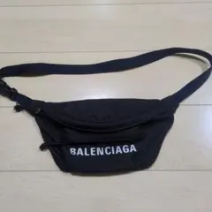 BALENCIAGA ブラック ボディバッグ