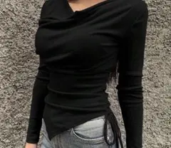 黒いドレープデザイン長袖トップス