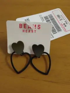 BEAMS ハート型ピアス ブラック オリーブグリーン