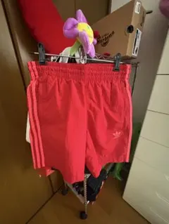 adidas ショートパンツ レッド トレフォイルのサムネイル