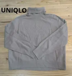 UNIQLO　３Ｄスフレヤーンタートルネックセーター（スムース・長袖）
