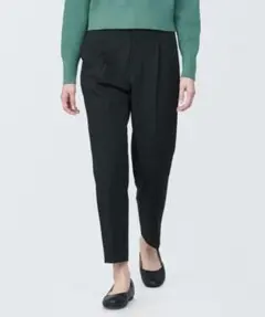 美品　無印良品 婦人　シワになりにくいタックテーパードパンツ ブラック M