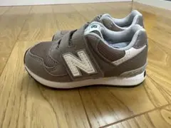 ニューバランス スニーカー