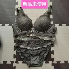 新品未使用　ノンワイヤーブラ　ショーツ　セット
