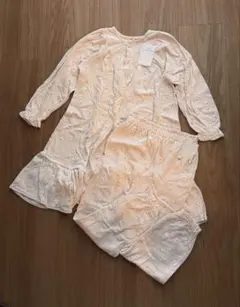 【新品タグ付き】ジェラートピケ☆花柄　パジャマ上下セット 100-110 XS