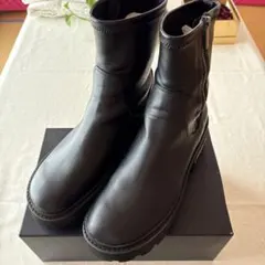 CHARLES & KEITH サイドゴアブーツ ブラックのサムネイル