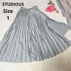 【オシャレ⭐STUDIOUS】光沢あり　緑　プリーツスカート　サイズ1のサムネイル