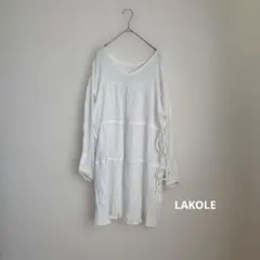 LAKOLE ティアードワンピース　ホワイト Vネック シャツ　袖ゴムのサムネイル
