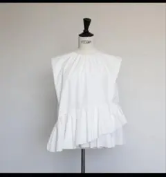 Heve ヘイブ Arch Peplum knit ivory - メルカリ