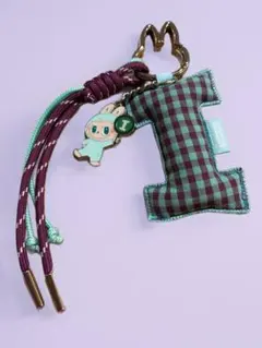 （I)ラブブ PIN FOR LOVE アルファベットイニシャル labubu