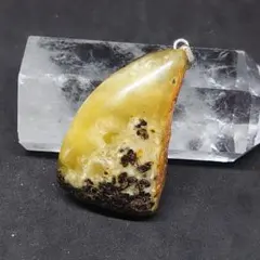 天然ロイヤルアンバー 天然琥珀 こはく 大粒 原石 ペンダント ロシア 香り