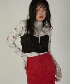 【led.tokyo】　ハイネック　柄トップス　個性派　ユニーク