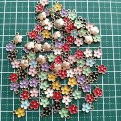 No.524 お花のチャーム　小【100個】カラフル