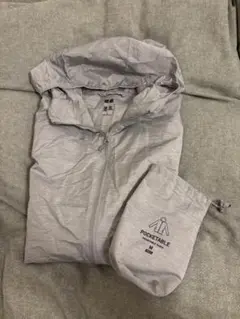 ユニクロ ポケッタブルパーカー メンズM