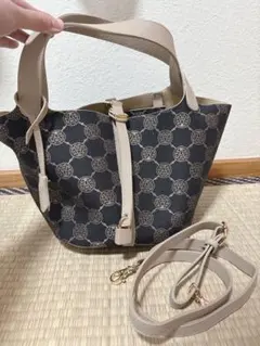 アンコキーヌ　Anne Coquine モノグラムジャガードキューブバッグ　新品 Anne Coquine モノグラムジャガードキューブバッグ グリーン - メルカリ